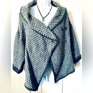 Herringbone Jacket/Cape Swing Style Super Stylish/Warm Dress up/down Jeans NWOT